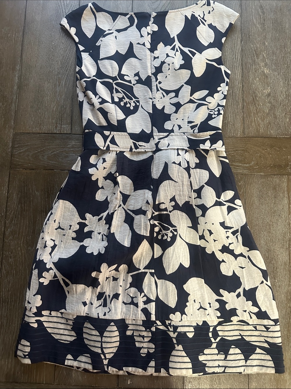 Adrianna Papell Navy White Floral Fit & Flare Midi Dress Tie Waist Size 8 - Picture 5 of 5